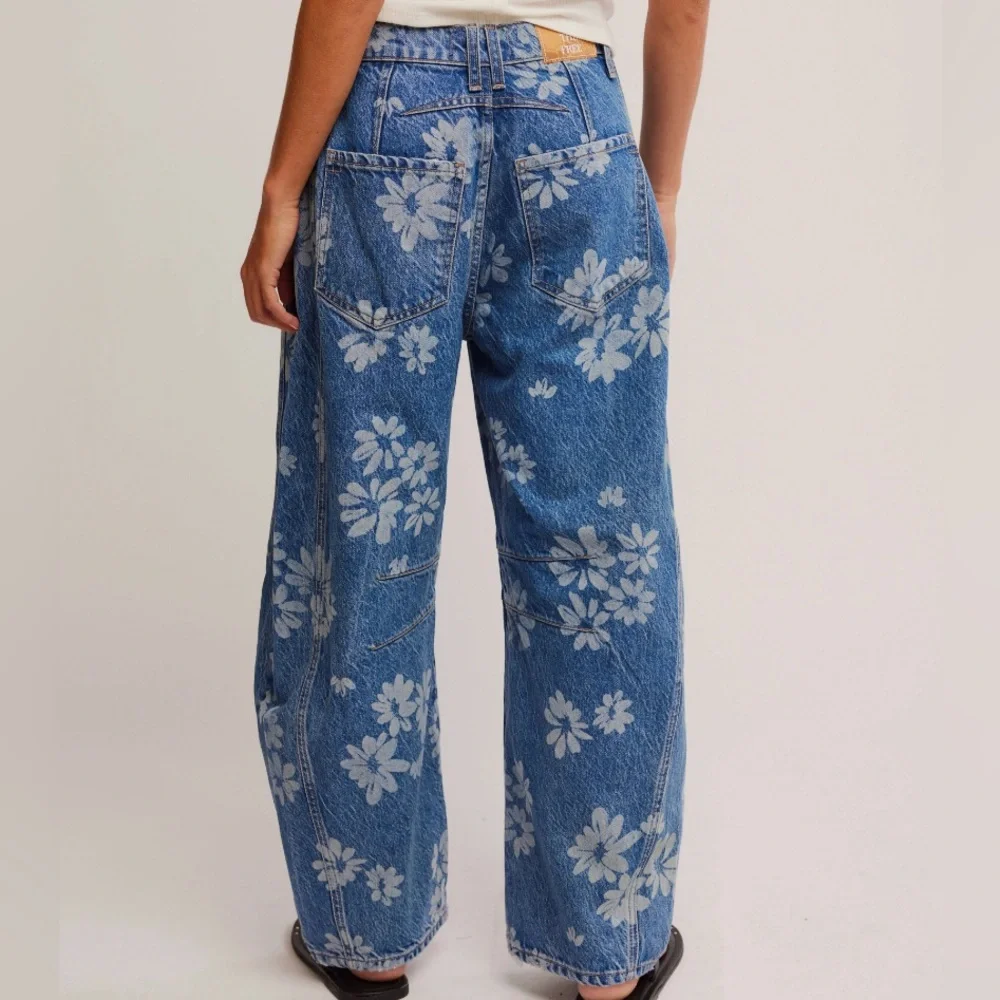 FREE PEOPLE We The Free Good Luck Printed Barrel Jeans Laser Daisy - Picture 3 of 6
